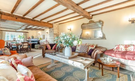 5 Bed in Wheathill 4