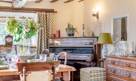 5 Bed in Wheathill 8