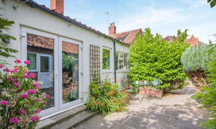 2 Bed in Briston 3