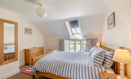 3 Bed in Burton Bradstock 9