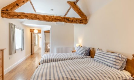 3 Bed in Burton Bradstock 8