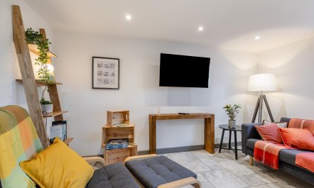 1 Bed in Peak Forest