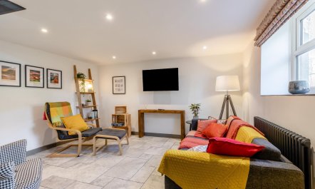 1 Bed in Peak Forest 1