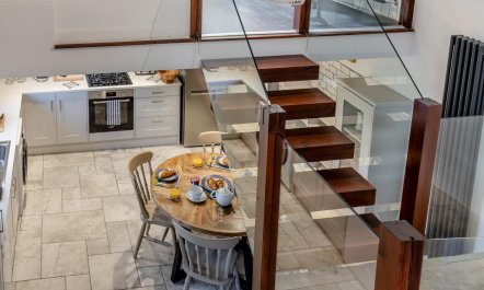 1 Bed in Peak Forest 5