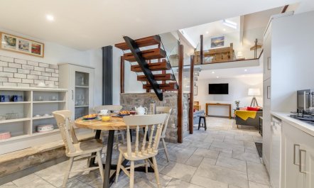 1 Bed in Peak Forest 2