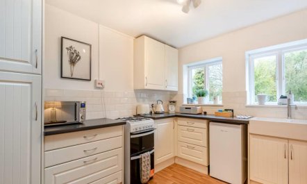 2 Bed in Southwell 3