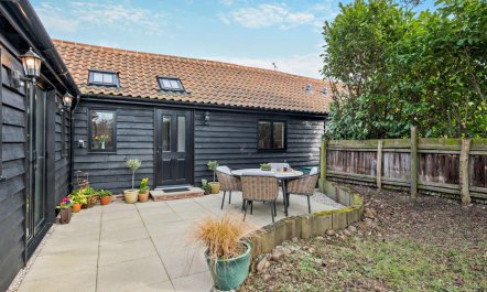 2 Bed in Baythorne End 2