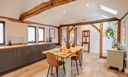 2 Bed in Baythorne End 7