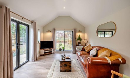 2 Bed in Baythorne End 8