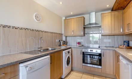 3 Bed in Burton Bradstock 5