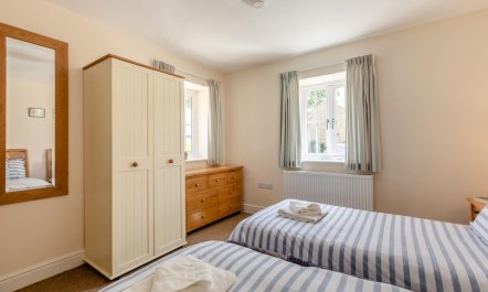 3 Bed in Burton Bradstock 6