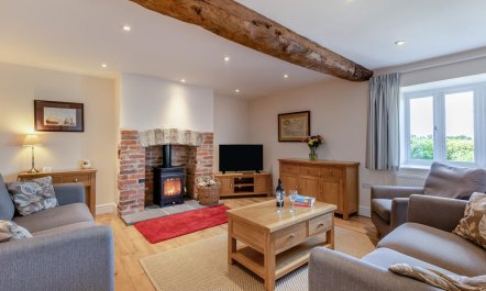 3 Bed in Burton Bradstock 2