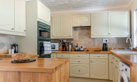 2 Bed in Ventnor 4