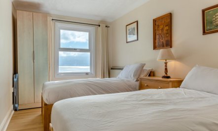 2 Bed in Ventnor 6