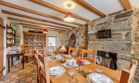 4 Bed in Arthog 4
