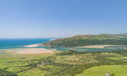 4 Bed in Arthog 4