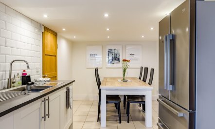 3 Bed in Whaley Bridge 2