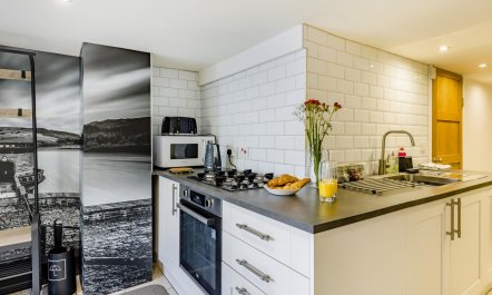 3 Bed in Whaley Bridge 5