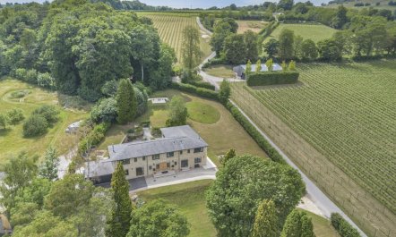 6 Bed in Woodchester 1