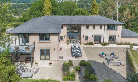 6 Bed in Woodchester