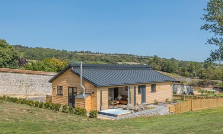 3 Bed in Adgestone 1