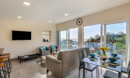 2 Bed in Aberdovey 3