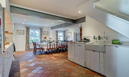 6 Bed in Wymondham 7