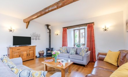 3 Bed in Hawley Bottom 3