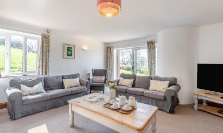 6 Bed in East Allington 4