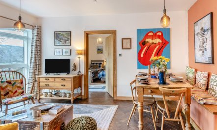 2 Bed in Llandetty 4