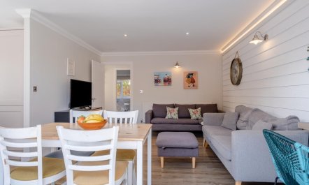 2 Bed in Totland Bay 7