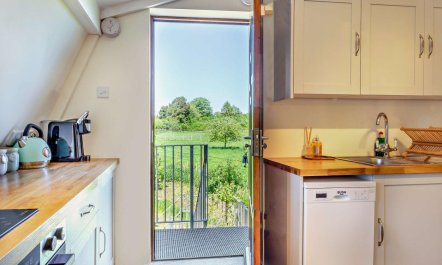 1 Bed in Hundon 7