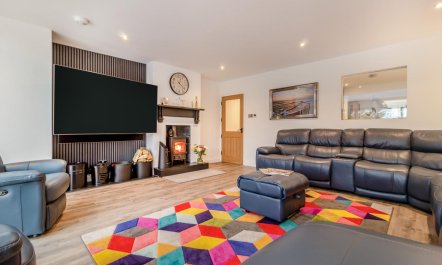 5 Bed in Walberswick 2