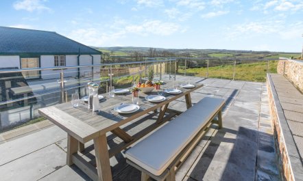 4 Bed in Marhamchurch