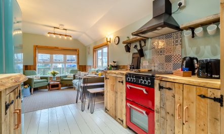 2 Bed in Eccles-on-Sea