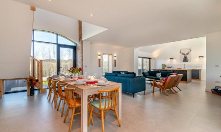 5 Bed in Silkstone 1