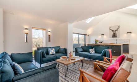 5 Bed in Silkstone 4