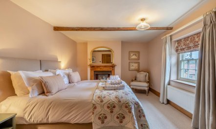 6 Bed in Walsingham 7