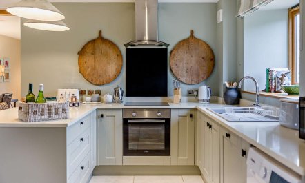1 Bed in Downton-on-the-Rock 2