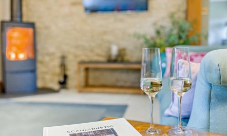 1 Bed in Downton-on-the-Rock 2