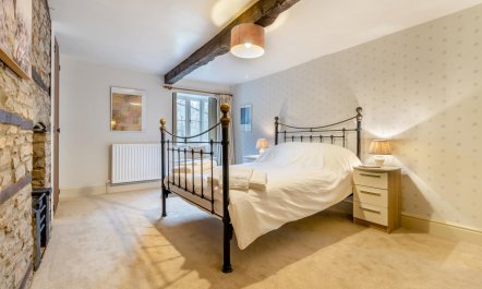 6 Bed in Lower Chapel 9