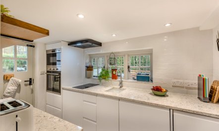 2 Bed in Higher Clovelly 3