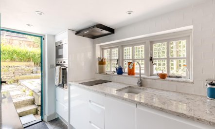 2 Bed in Higher Clovelly 5