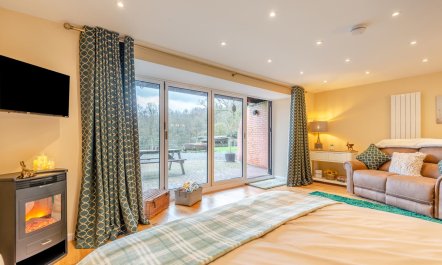 1 Bed in Far Forest 1