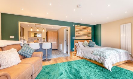 1 Bed in Far Forest 6