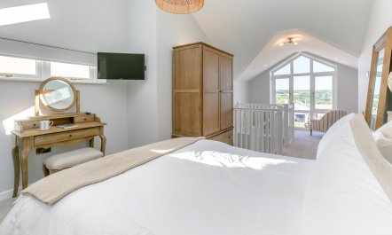 1 Bed in Carlyon Bay 4