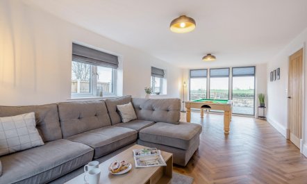 4 Bed in Pleasley Vale 3