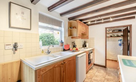 2 Bed in Old Bolingbroke 6