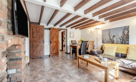 2 Bed in Old Bolingbroke 1