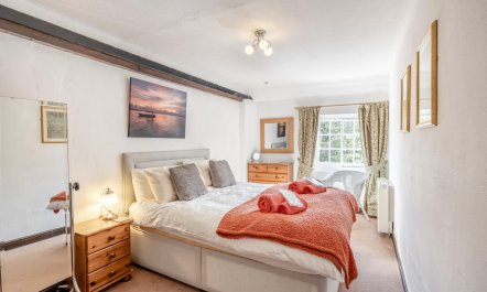 2 Bed in Old Bolingbroke 8